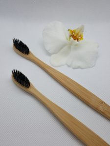 b2-brosses-à-dents-en bambou-et-orchidées